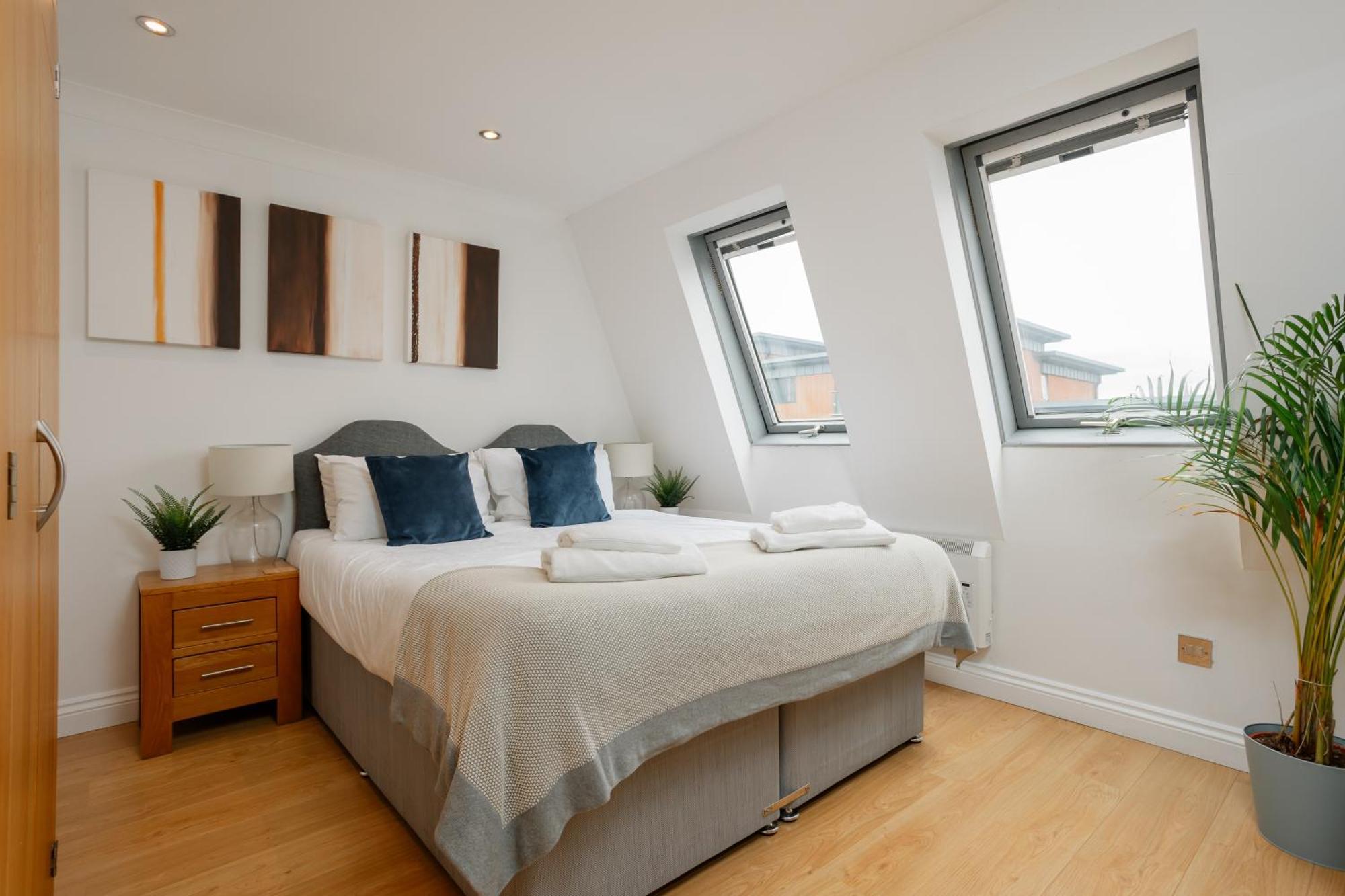 Starhost Residences - Central 3 Bed Apartment At Regents Court, Newbury Newbury  Zewnętrze zdjęcie