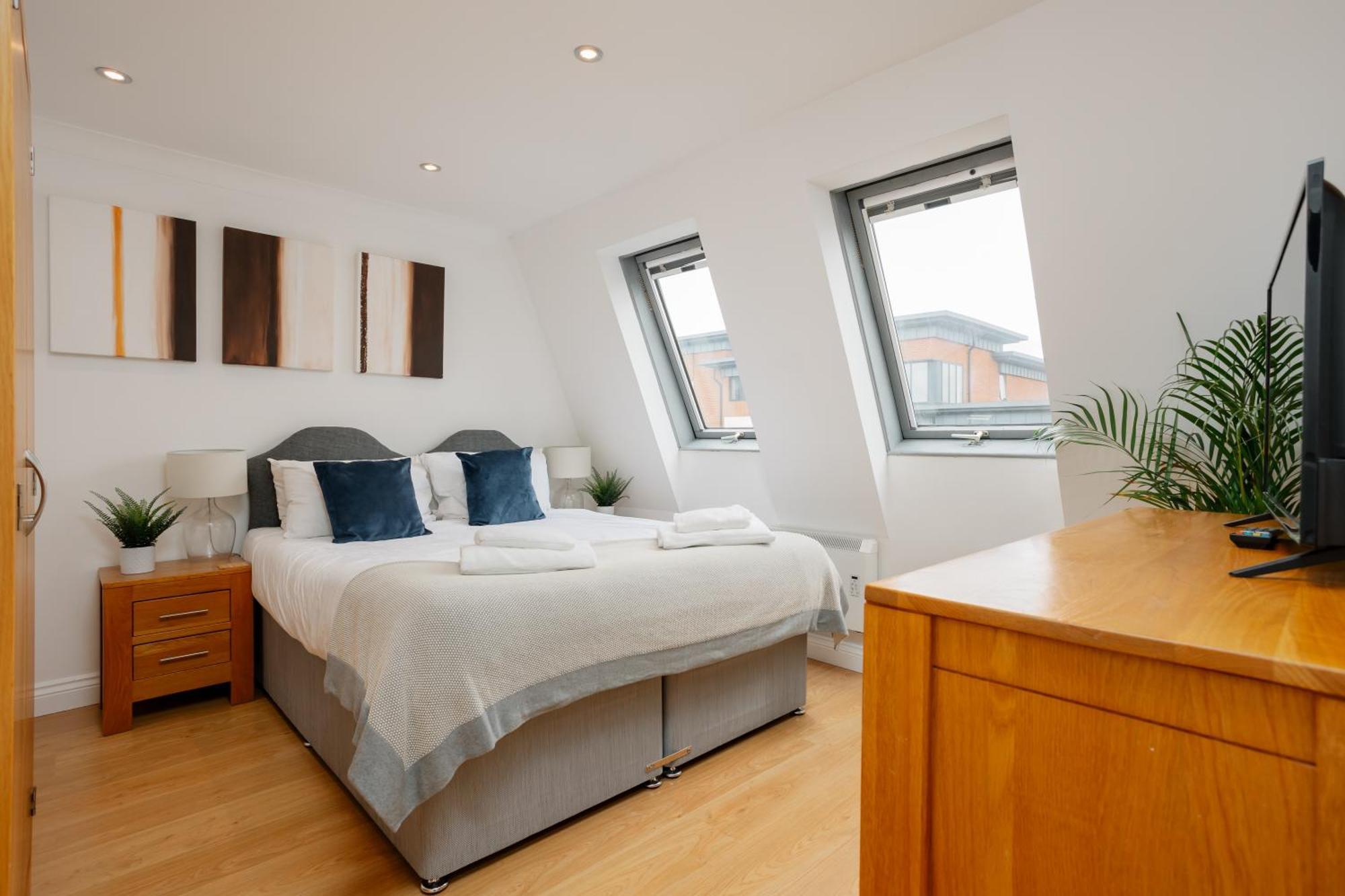 Starhost Residences - Central 3 Bed Apartment At Regents Court, Newbury Newbury  Zewnętrze zdjęcie
