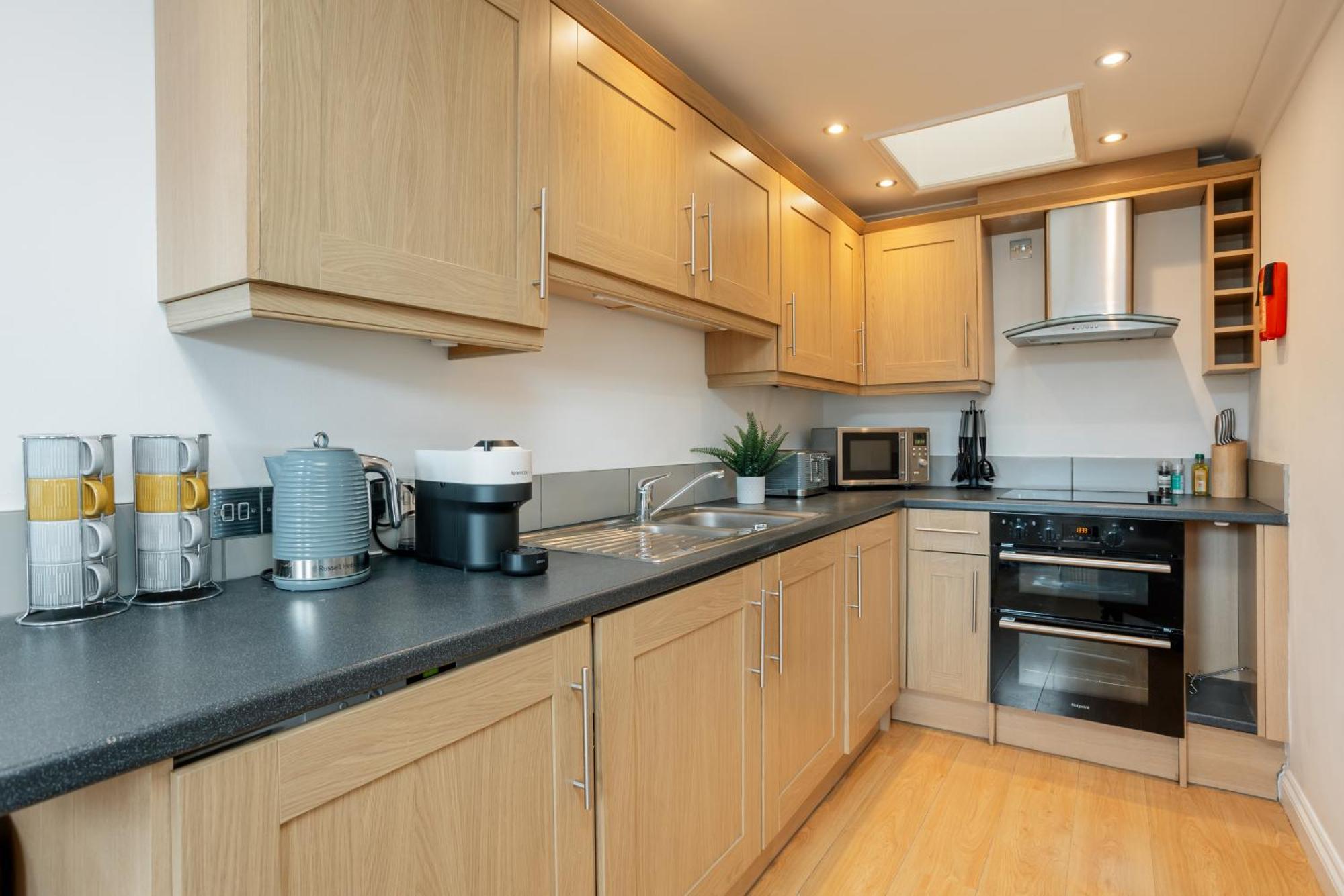 Starhost Residences - Central 3 Bed Apartment At Regents Court, Newbury Newbury  Zewnętrze zdjęcie