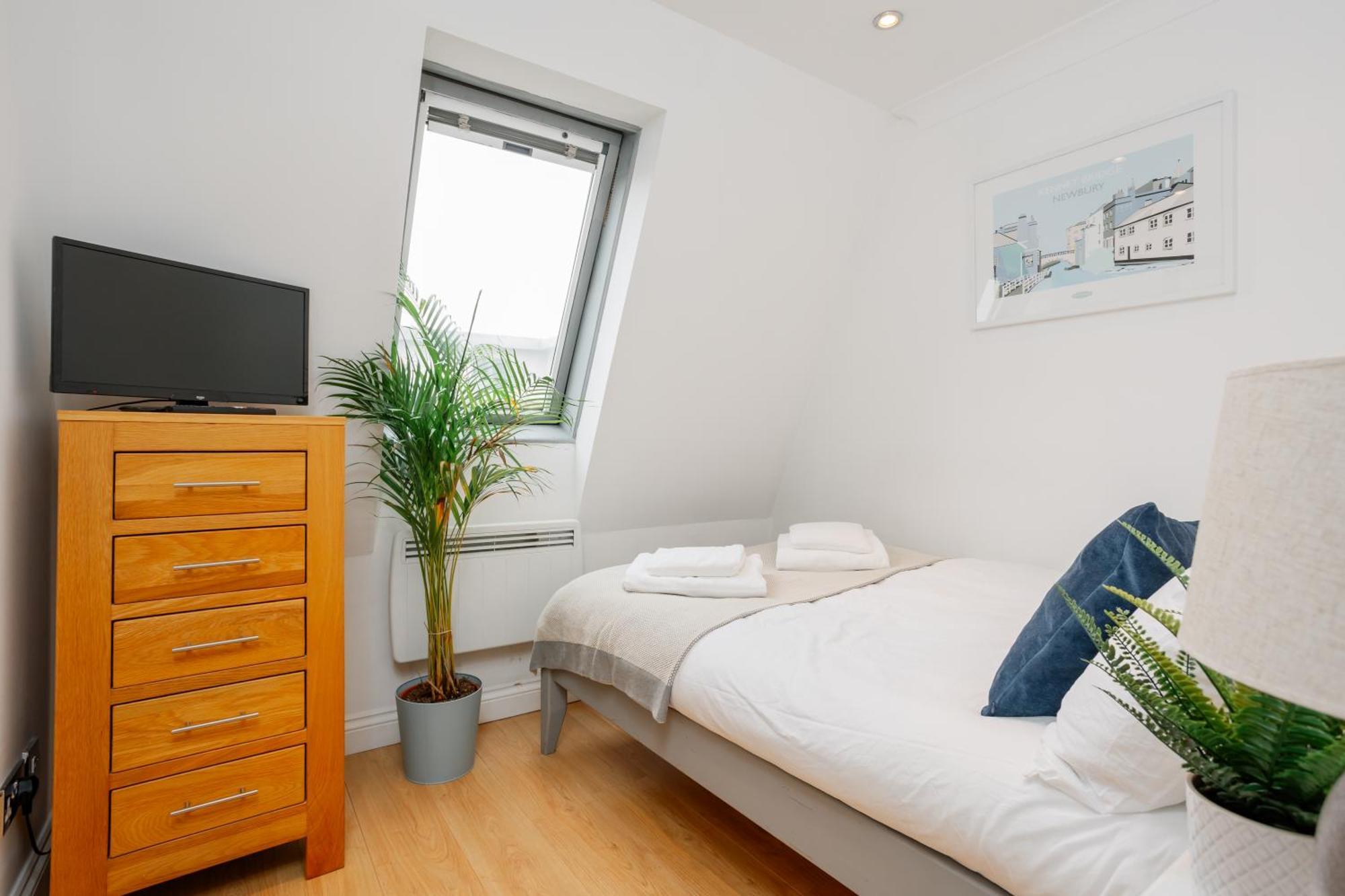 Starhost Residences - Central 3 Bed Apartment At Regents Court, Newbury Newbury  Zewnętrze zdjęcie