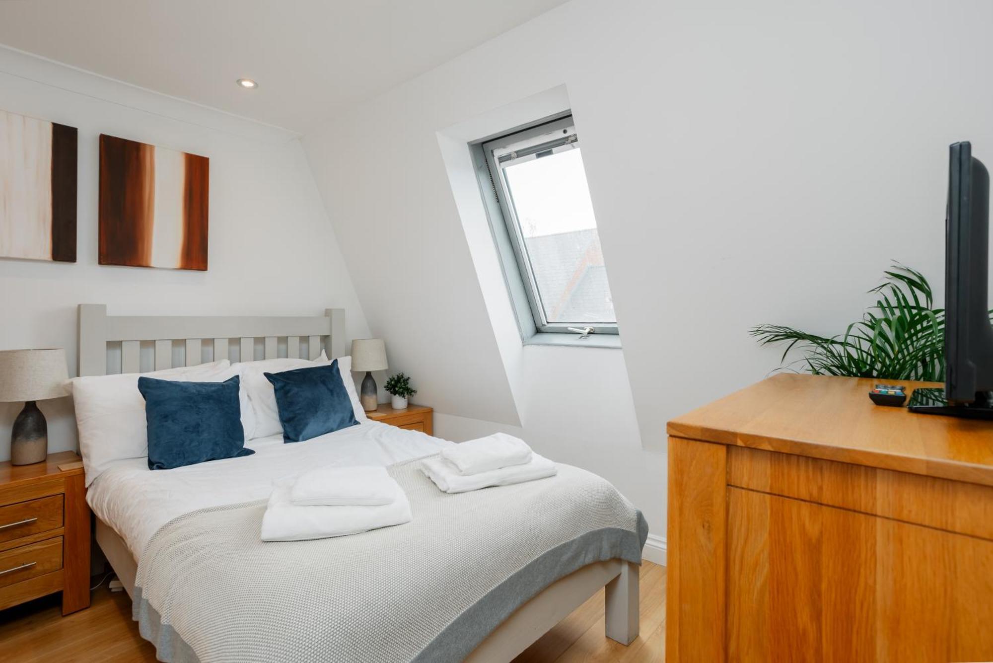 Starhost Residences - Central 3 Bed Apartment At Regents Court, Newbury Newbury  Zewnętrze zdjęcie