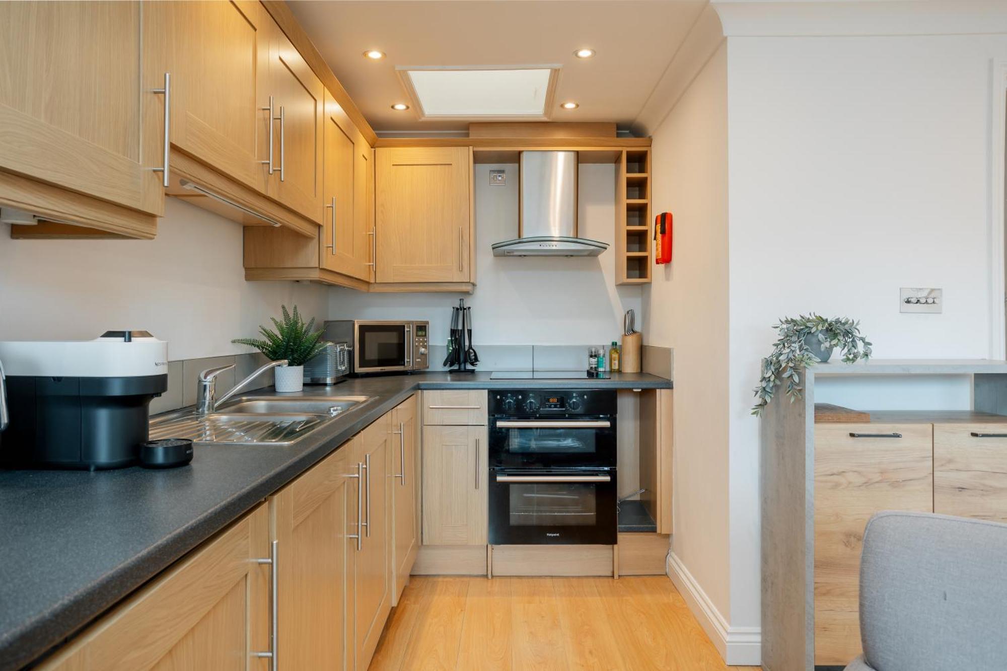 Starhost Residences - Central 3 Bed Apartment At Regents Court, Newbury Newbury  Zewnętrze zdjęcie