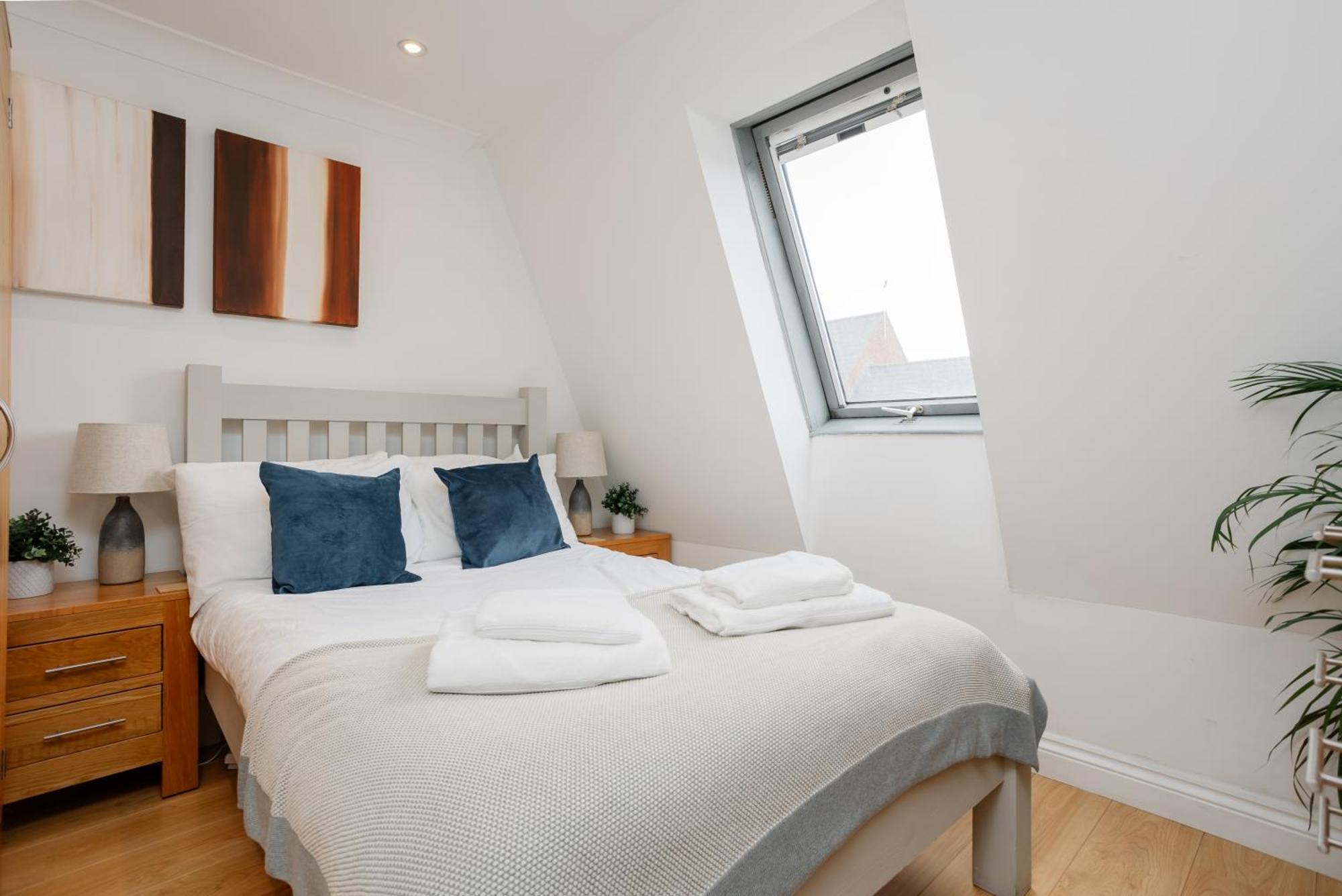 Starhost Residences - Central 3 Bed Apartment At Regents Court, Newbury Newbury  Zewnętrze zdjęcie
