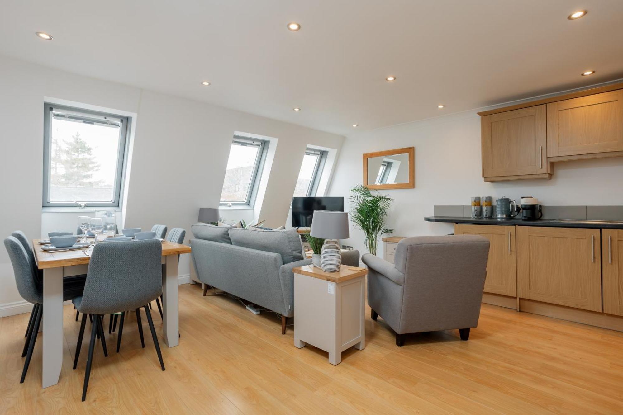 Starhost Residences - Central 3 Bed Apartment At Regents Court, Newbury Newbury  Zewnętrze zdjęcie