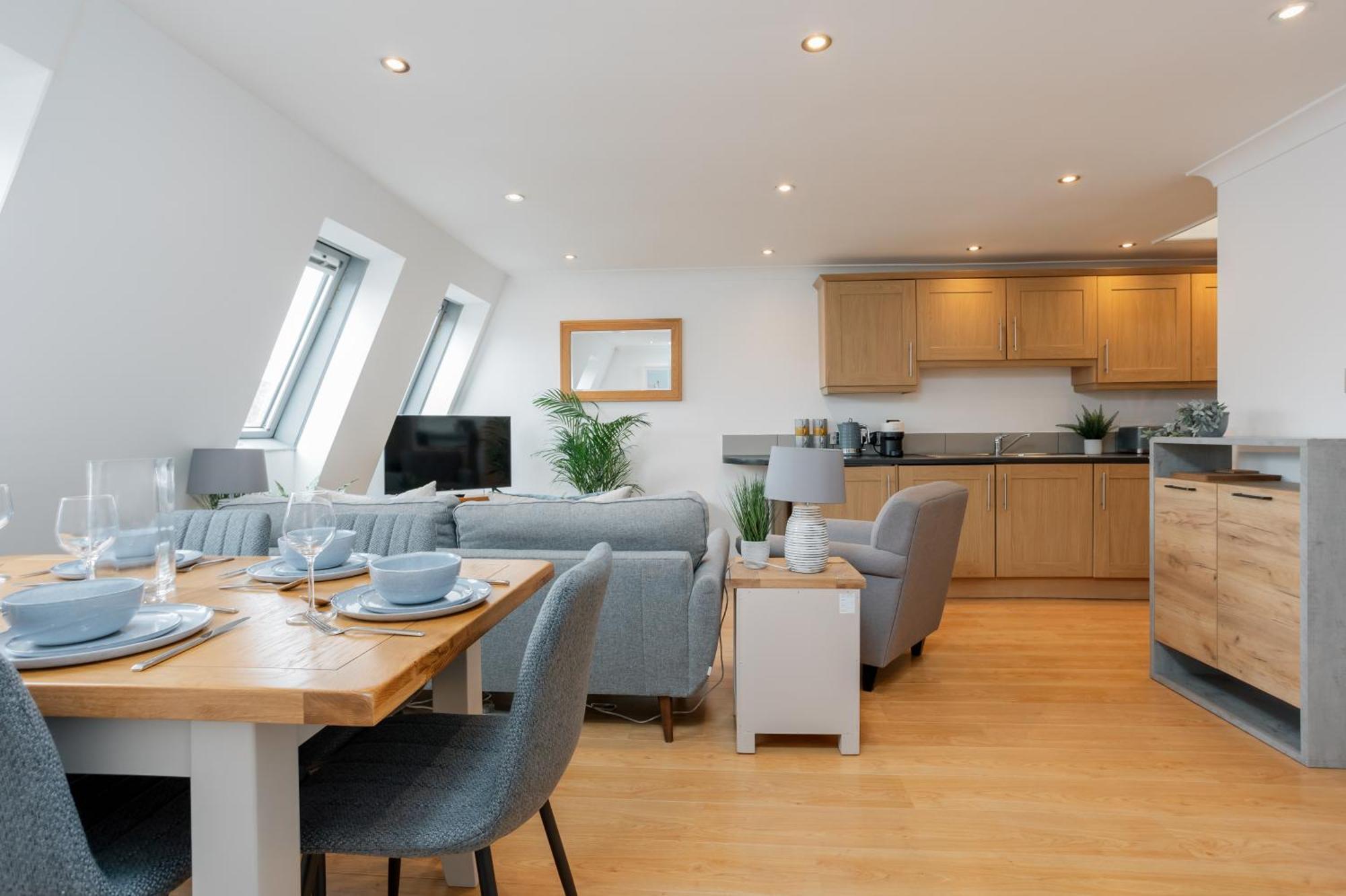 Starhost Residences - Central 3 Bed Apartment At Regents Court, Newbury Newbury  Zewnętrze zdjęcie